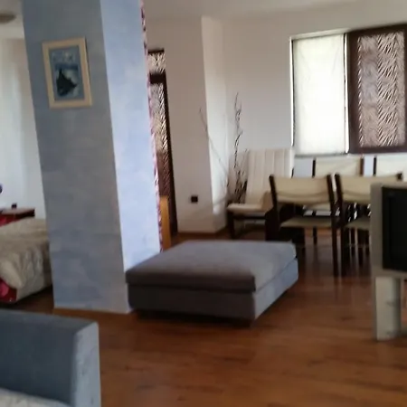Dara Penzion Carevo