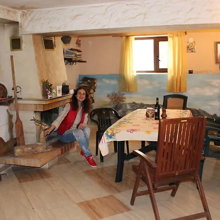 Dara Guest house